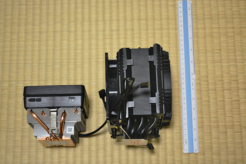 CPU付属ファン/AMD Wraith Prism Cooler(左)と Enermax ETS-T50AXE(右)